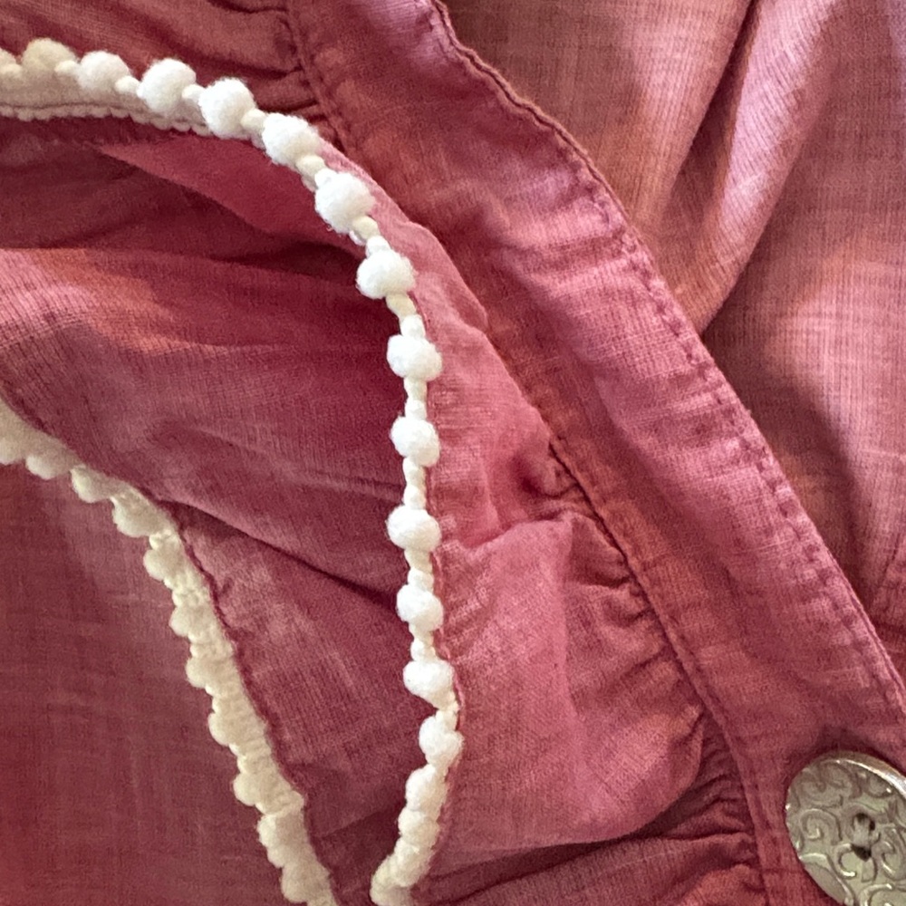 Motto Button Down Short Sleeved Top With Ruffles and Heavy Buttons Small - Picture 7 of 11